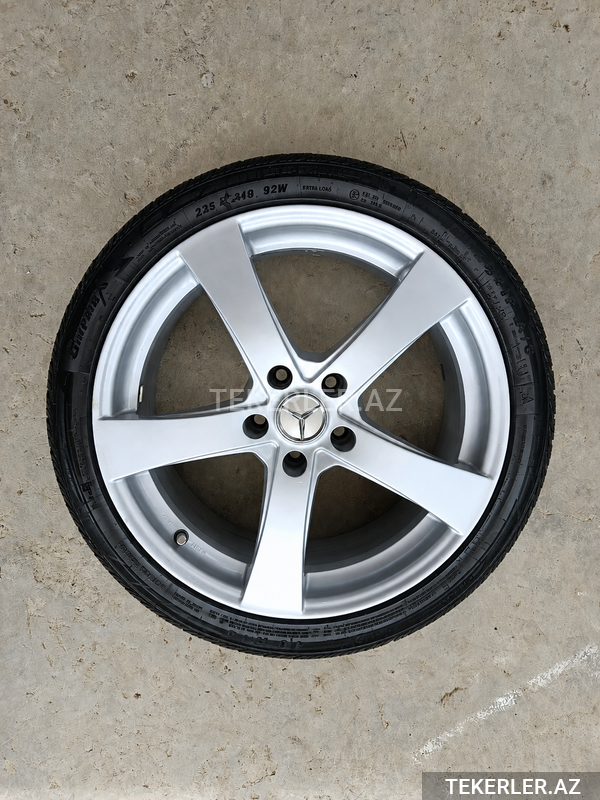 Mersedes 225/40/18 Mersedes 225/40/18